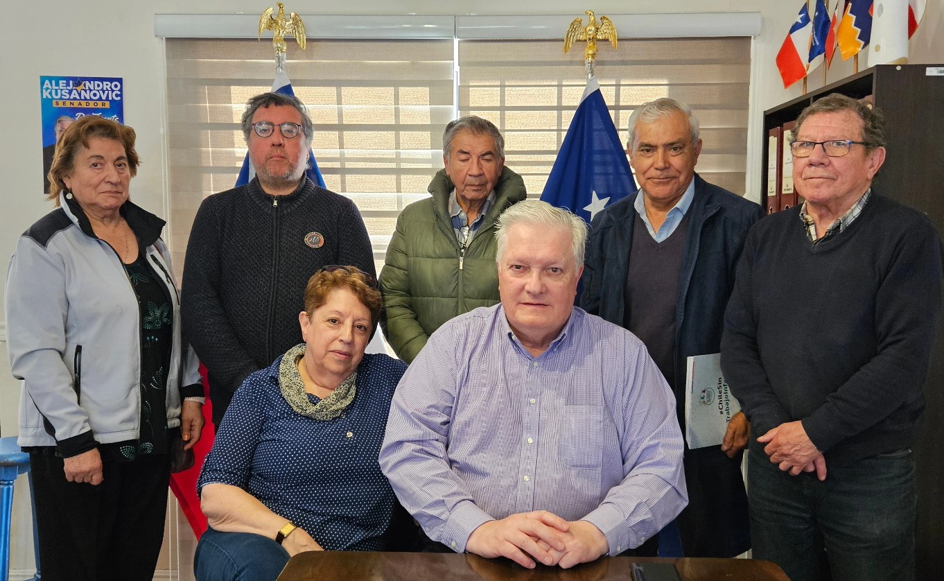 imagen 1 con dirigentes del 4%