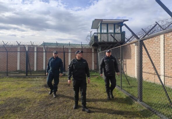 Subof López (Izq.), Tte Villena (centro), Cnel Campusano (der)